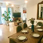 Grand Appartement Avec Deux Terrasses Au Pied Des Buttes Chaumont